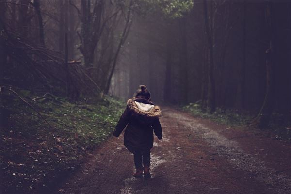 梦见黑夜走路是什么意思