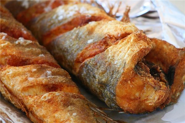 梦见油锅里炸鱼是什么意思