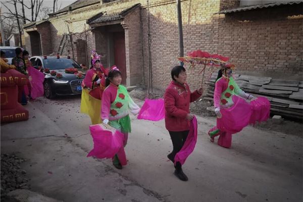 梦见家里忙着办喜事是什么意思