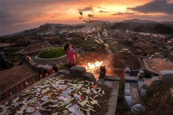 梦见上坟是什么意思