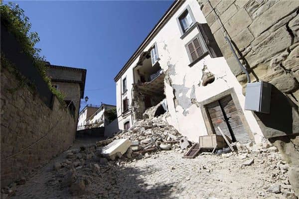 梦见房倒屋塌是什么意思