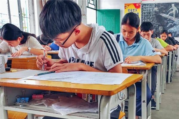 梦见中考成绩分数是什么意思