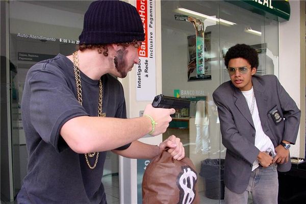 梦见与强盗打斗是什么意思