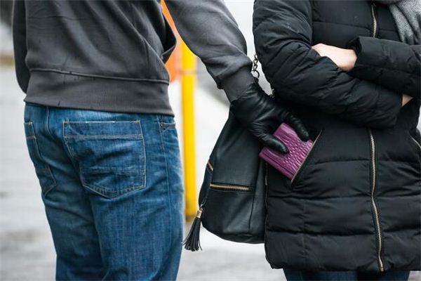 梦见被偷失窃是什么意思