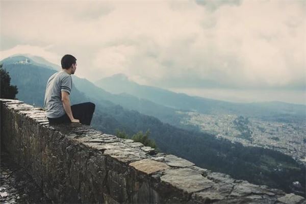 梦见一直找地方拉屎是什么意思