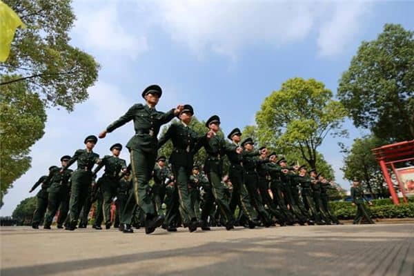 梦见当兵是什么意思