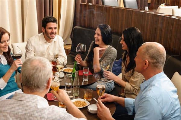 梦见不同形式的吃饭是什么意思