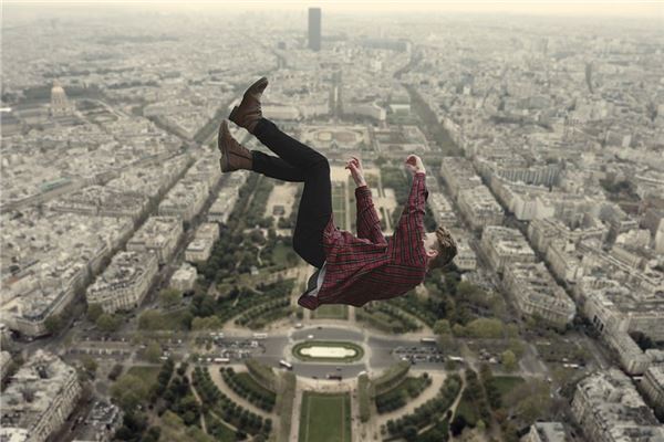 梦见从高处掉下来是什么意思