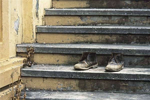 梦见鞋子丢了是什么意思