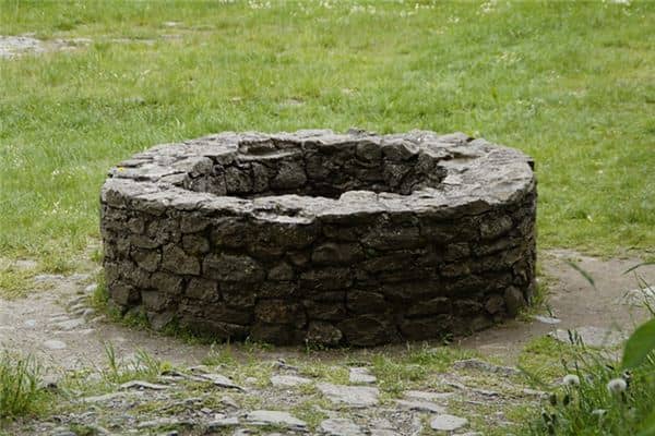 梦见掉进井里是什么意思