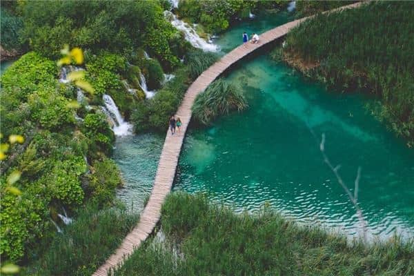 梦见湖泊是什么意思