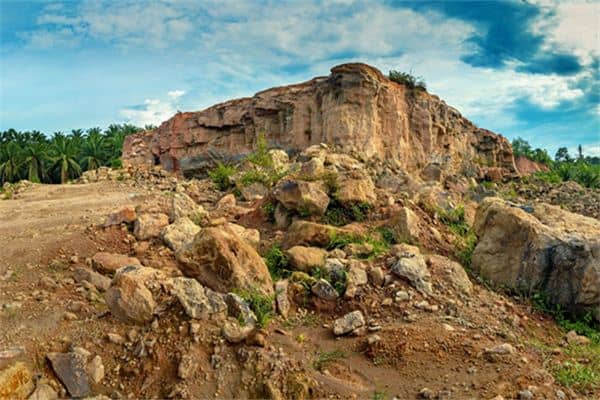 梦见泥石流滑坡是什么意思