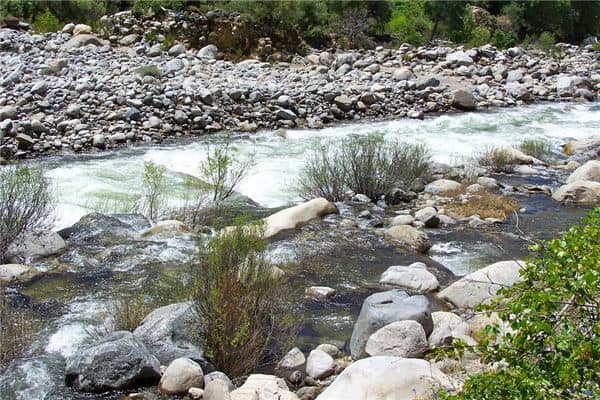 梦见流水很清澈是什么意思