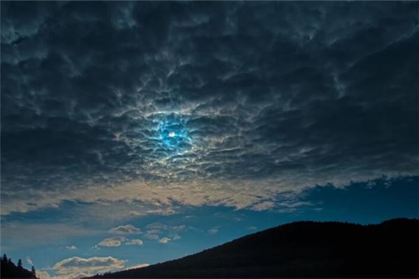 梦见奇异天象很漂亮是什么意思