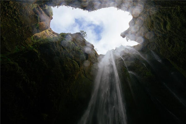 梦见坑是什么意思