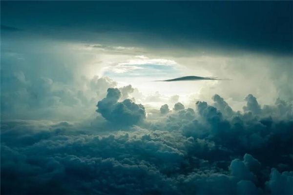 梦见天空出现恐怖异象是什么意思