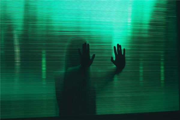 梦见鬼缠身甩不掉是什么意思