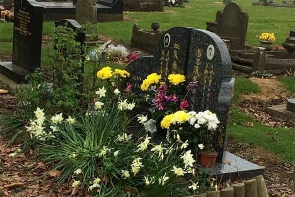 梦见新墓与棺材是什么意思