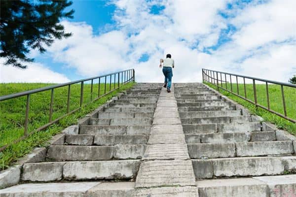 梦见楼梯塌了是什么意思