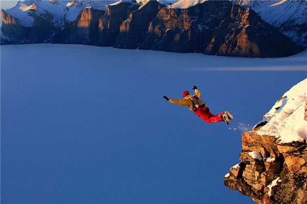 梦见从高处往下跳是什么意思