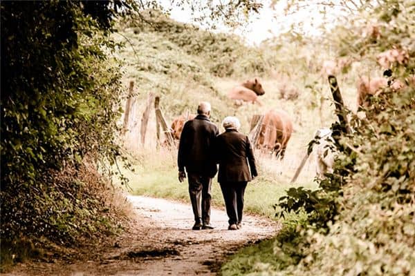 梦见死去的爷爷奶奶是什么意思