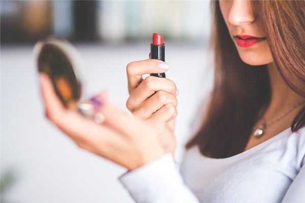 梦见自己化妆是什么意思