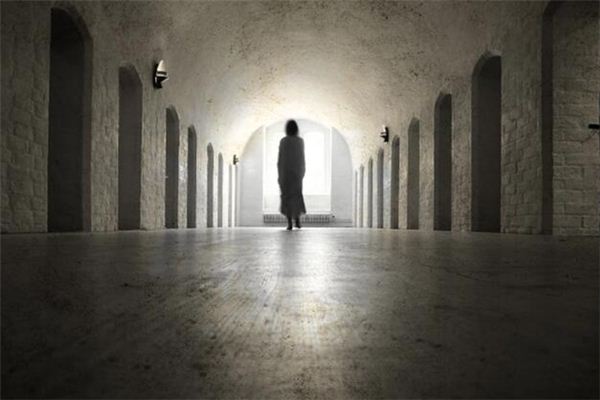 梦见去世的人复活是什么意思