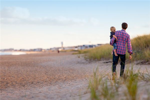 梦见抱着自己的儿子是什么意思