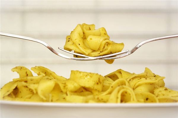 梦见吃面条是什么意思