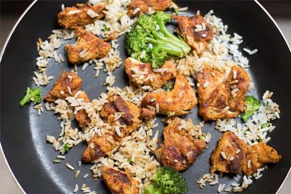 梦见吃剩饭是什么意思