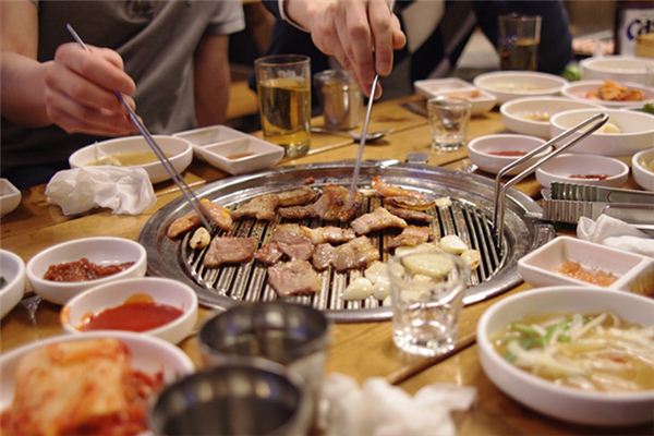 梦见吃烧烤是什么意思