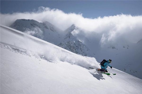 梦见雪崩逃命是什么意思