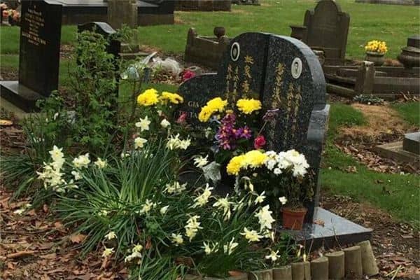 梦见已经去世的人是什么意思