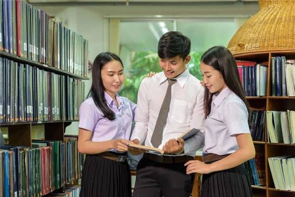 梦见以前的女同学是什么意思