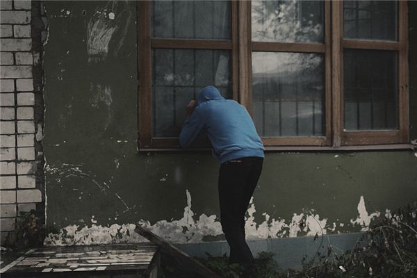 梦见被偷窥是什么意思