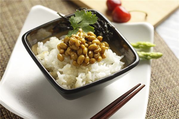 梦见别人吃饭是什么意思