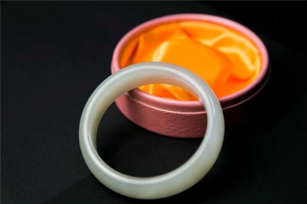 梦见手镯断了是什么意思