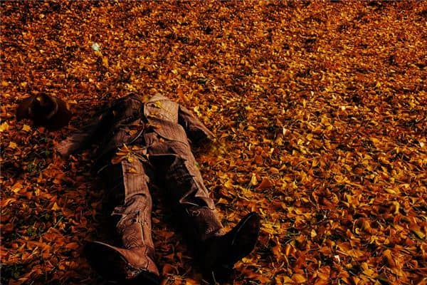 梦见活着的人死了是什么意思