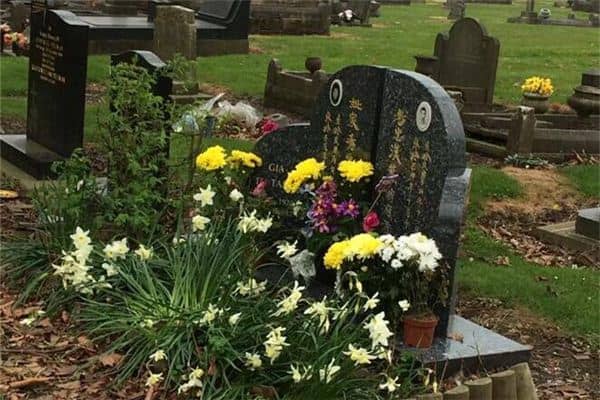 梦见自己的坟墓是什么意思