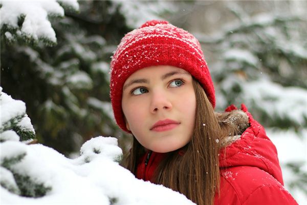 梦见红帽子是什么意思