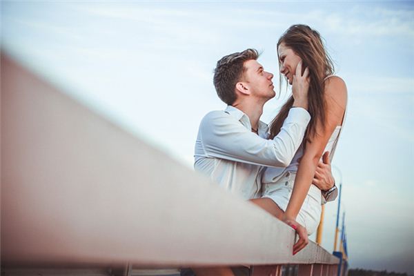 梦见打女人是什么意思