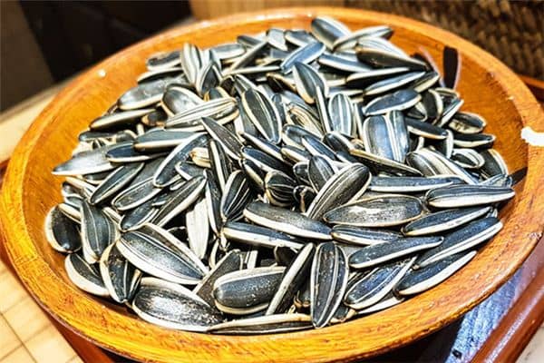 梦见吃葵花籽是什么意思