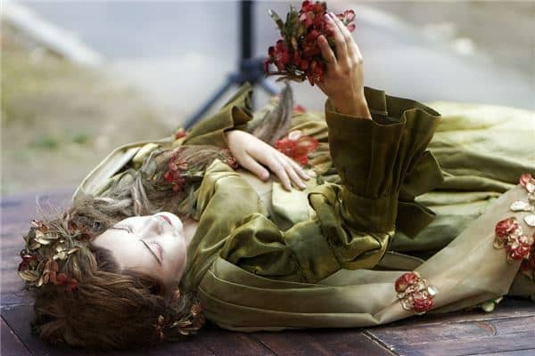 孕妇梦见死人说话是什么意思