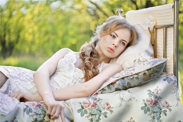 梦见瘫痪:妻瘫儿生病,己瘫弱无能