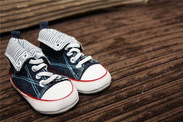 梦见鞋:旧主妻离,新交新友