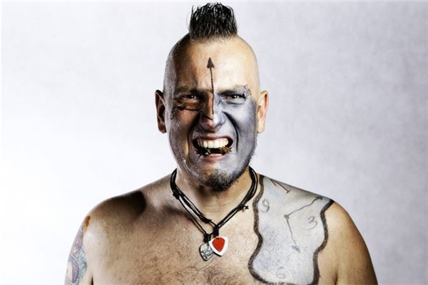 梦见愤怒:贵人发怒太平世,平民发怒生意旺