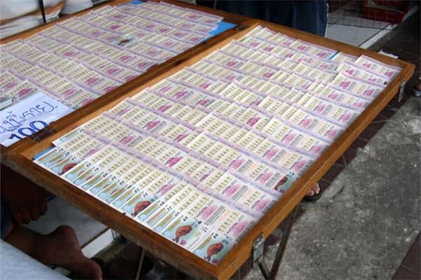 梦见中奖:梦中得奖,家中受损