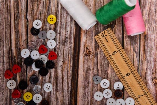 梦见扣子:新扣吉,旧扣凶