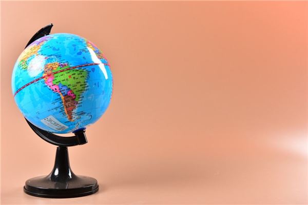 梦见地图:梦见地图,远亲友至