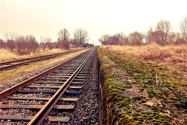 梦见铁路:双轨铁路,直通成功